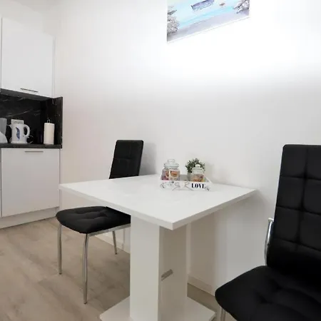 Apartman Adria *